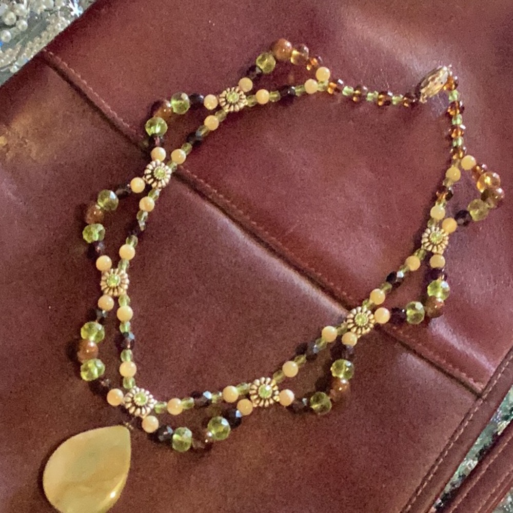Handmade beaded necklace new